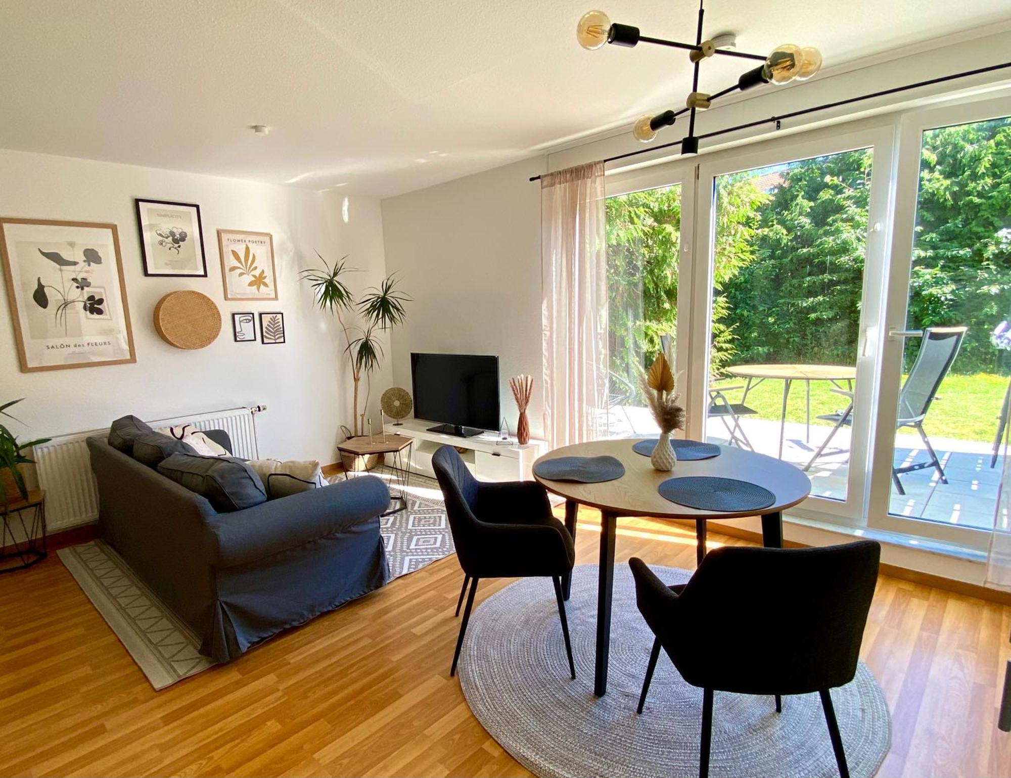 Stilvolles Appartement เยนา ภายนอก รูปภาพ