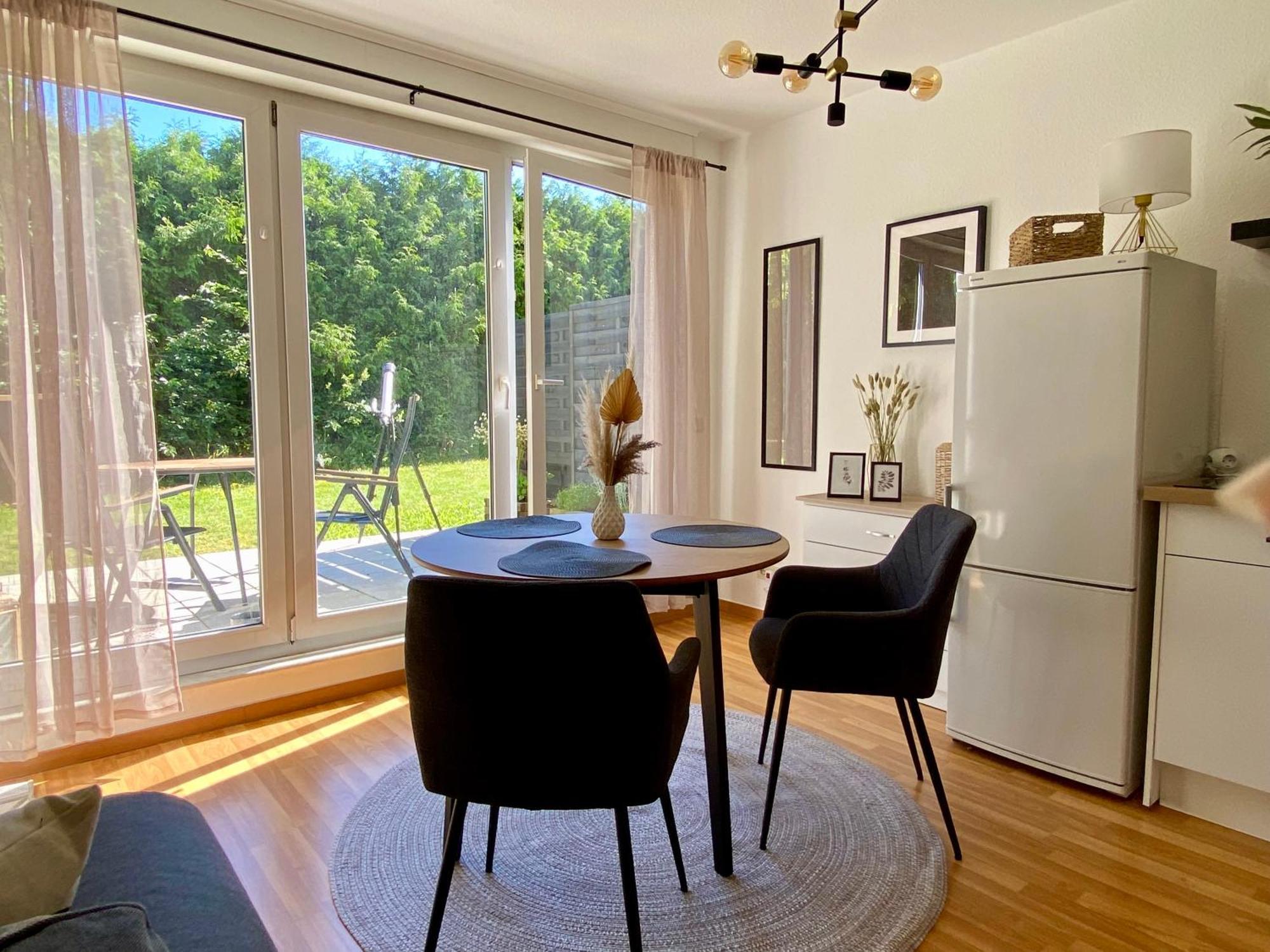 Stilvolles Appartement เยนา ภายนอก รูปภาพ